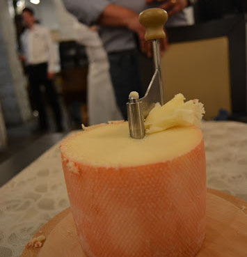 Soirée EPIBOSS "Les Epicuriennes" - Restaurant Fabrice Moya (04/06//15) : Tête de Moine